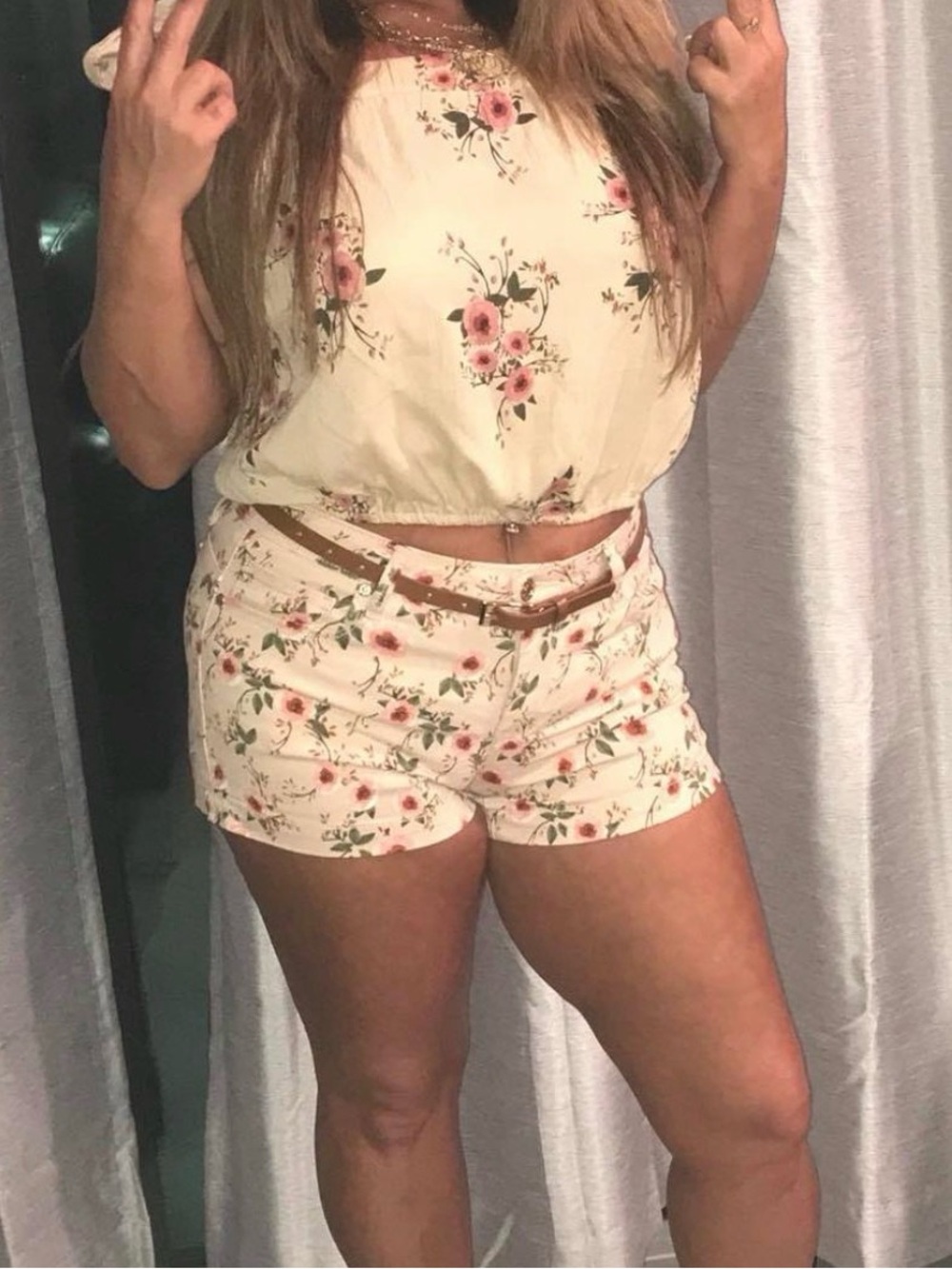Guess Beige Floral Tie-Shoulder Crop Top & Shorts Set - Picture 6 of 6